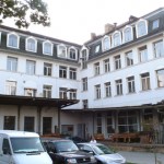 house_b